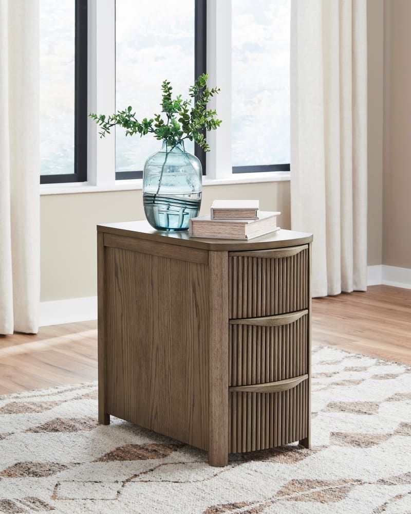 T208-317 - End Table (USB-A / USB-C Ports)